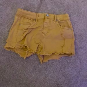 Jean shorts, yellow, size 10